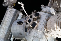 Điều gì khiến phi hành gia trên ISS ngày càng yếu đi?