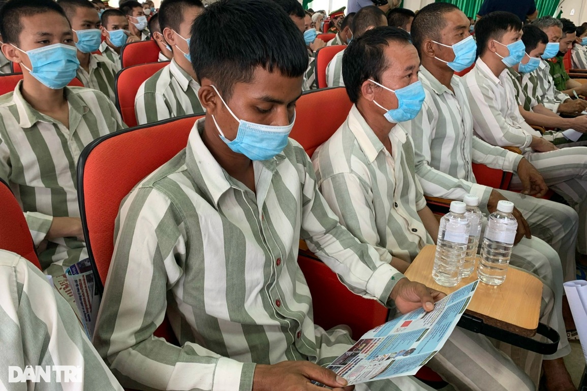 Rời khỏi đây, tôi sẽ làm lại cuộc đời! - 1 Rời khỏi đây, tôi sẽ làm lại cuộc đời! - 1