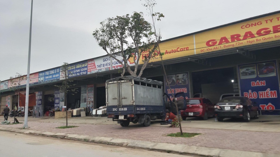Nghệ An: Công ty vận tải xây hàng loạt ki-ốt không phép cho thuê - 3 Nghệ An: Công ty vận tải xây hàng loạt ki-ốt không phép cho thuê - 3