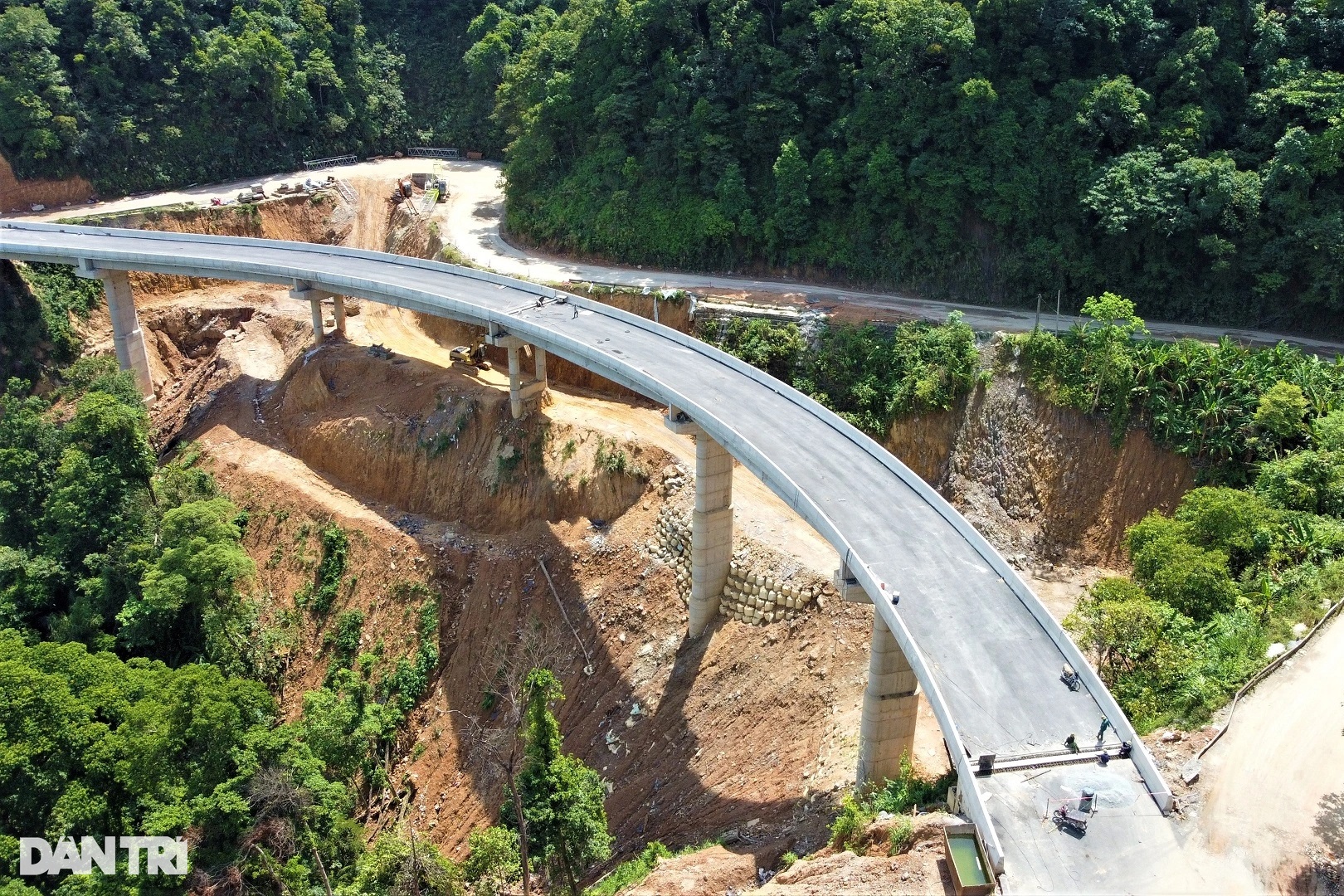 View - Cung đường từng được mệnh danh "đẹp nhất Việt Nam" sau một thập kỷ nâng cấp | Báo Dân trí