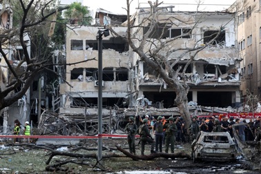 Tên lửa Iran trút xuống Israel, đại sứ quán Mỹ bị hư hại