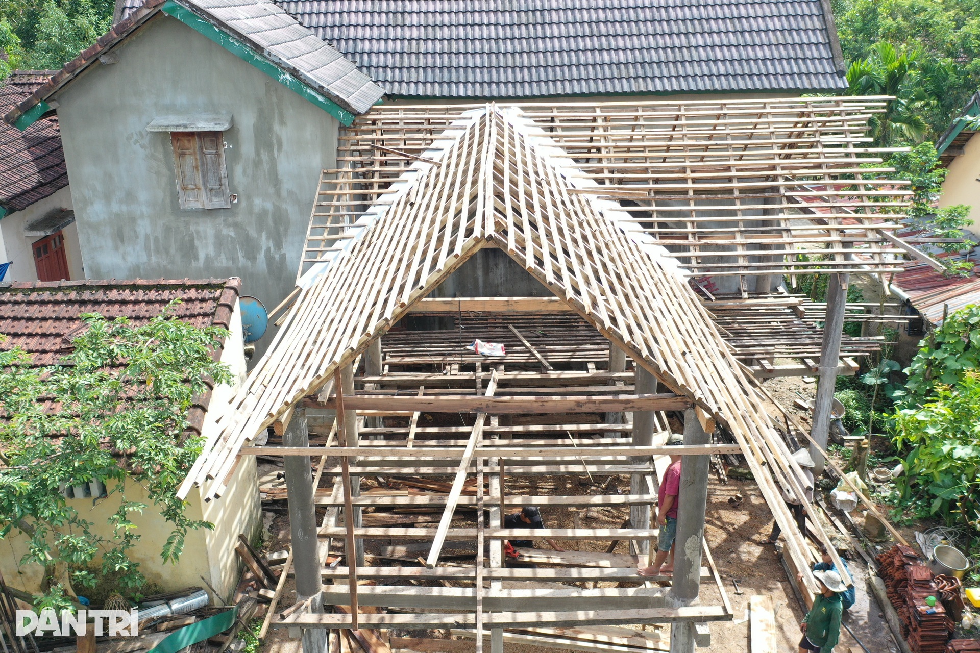 Chê biệt thự, người dân dựng nhà sàn để ở - 8 Chê biệt thự, người dân dựng nhà sàn để ở - 8