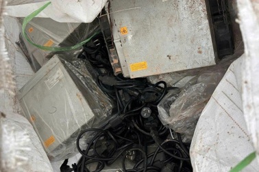 Thu giữ 500 máy đào tiền ảo "tuồn" vào Việt Nam qua đường tiểu ngạch