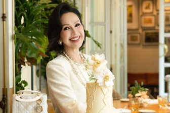 "Nữ hoàng ảnh lịch" Diễm My: Trẻ đẹp nhờ lạc quan, 31 năm chồng cưng chiều