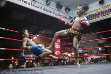 Trẻ em Thái Lan vật vã mưu sinh trên võ đài khốc liệt 