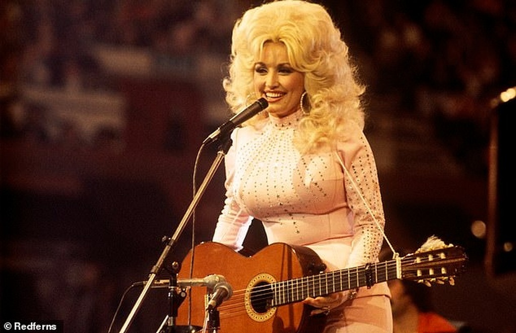 With the same sexy style, why is Dolly Parton praised and Madonna criticized? - 3