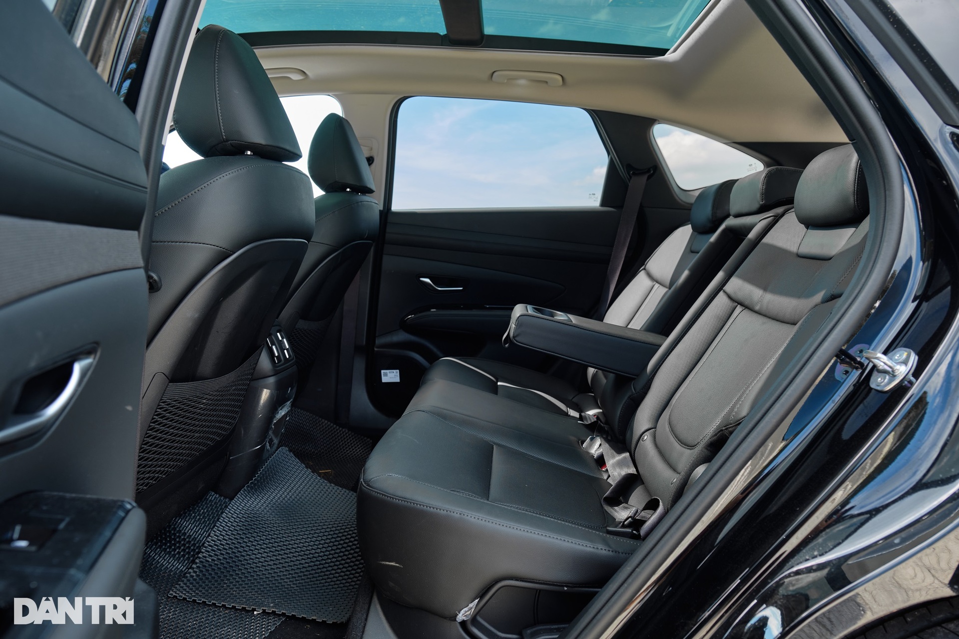 Đánh giá Hyundai Tucson: Khi xe Hàn không còn mờ nhạt về cảm giác lái - 22 Đánh giá Hyundai Tucson: Khi xe Hàn không còn mờ nhạt về cảm giác lái - 22
