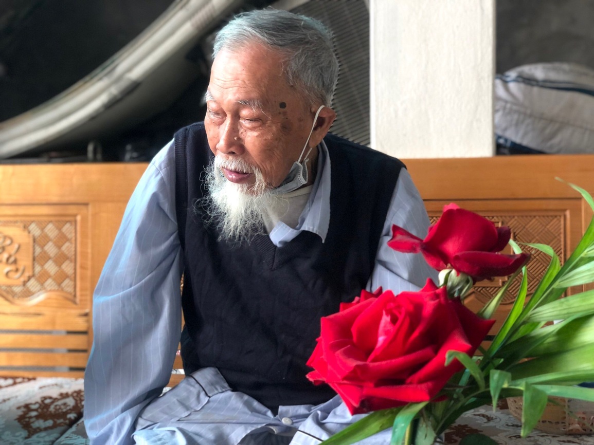Ghé thăm ngôi làng đàn ông thực hiện sứ mệnh làm đẹp cho phụ nữ - 2 Ghé thăm ngôi làng đàn ông thực hiện sứ mệnh làm đẹp cho phụ nữ - 2