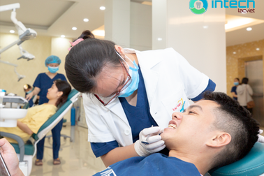 Niềng răng mắc cài mặt lưỡi và những điều bạn cần biết