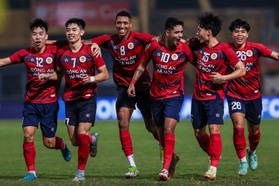 CLB Công an Hà Nội thắng đậm, Thanh Hóa tiếp tục dẫn đầu V-League