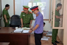 Nhận hối lộ 4 lần, giám đốc văn phòng đăng ký đất đai bị bắt