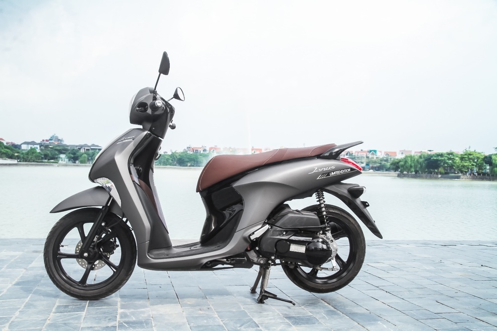 Đánh giá: Đi xe tay ga mà không lo xăng tăng giá - 1 Đánh giá: Đi xe tay ga mà không lo xăng tăng giá - 1