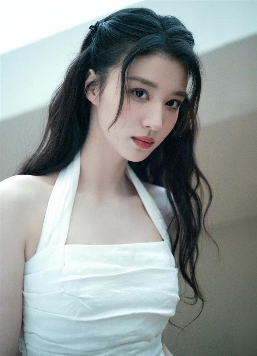 Mỹ nhân 25 tuổi được khen là bản sao của thần tiên tỷ tỷ Lưu Diệc Phi - 4 Mỹ nhân 25 tuổi được khen là bản sao của thần tiên tỷ tỷ Lưu Diệc Phi - 4