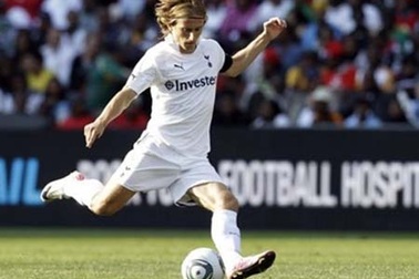 Cự tuyệt Chelsea, Tottenham tính tăng gấp đôi lương cho Modric
