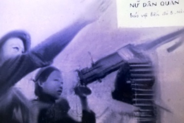 Thời hoa lửa của những nữ dân quân tuổi 18-20