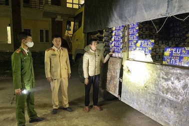 Chở hàng lậu, tài xế, phụ xe còn dương tính với ma túy