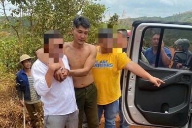 Đối tượng lạ mặt tấn công người phụ nữ ở chòi canh cà phê