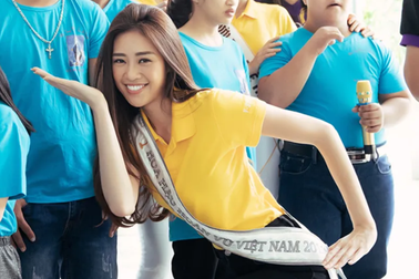 Tân hoa hậu Nguyễn Trần Khánh Vân rạng rỡ trong hoạt động đầu tiên sau đăng quang