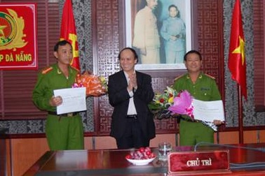 Nhiều chiến sĩ công an được thưởng “nóng” vì thành tích phá án