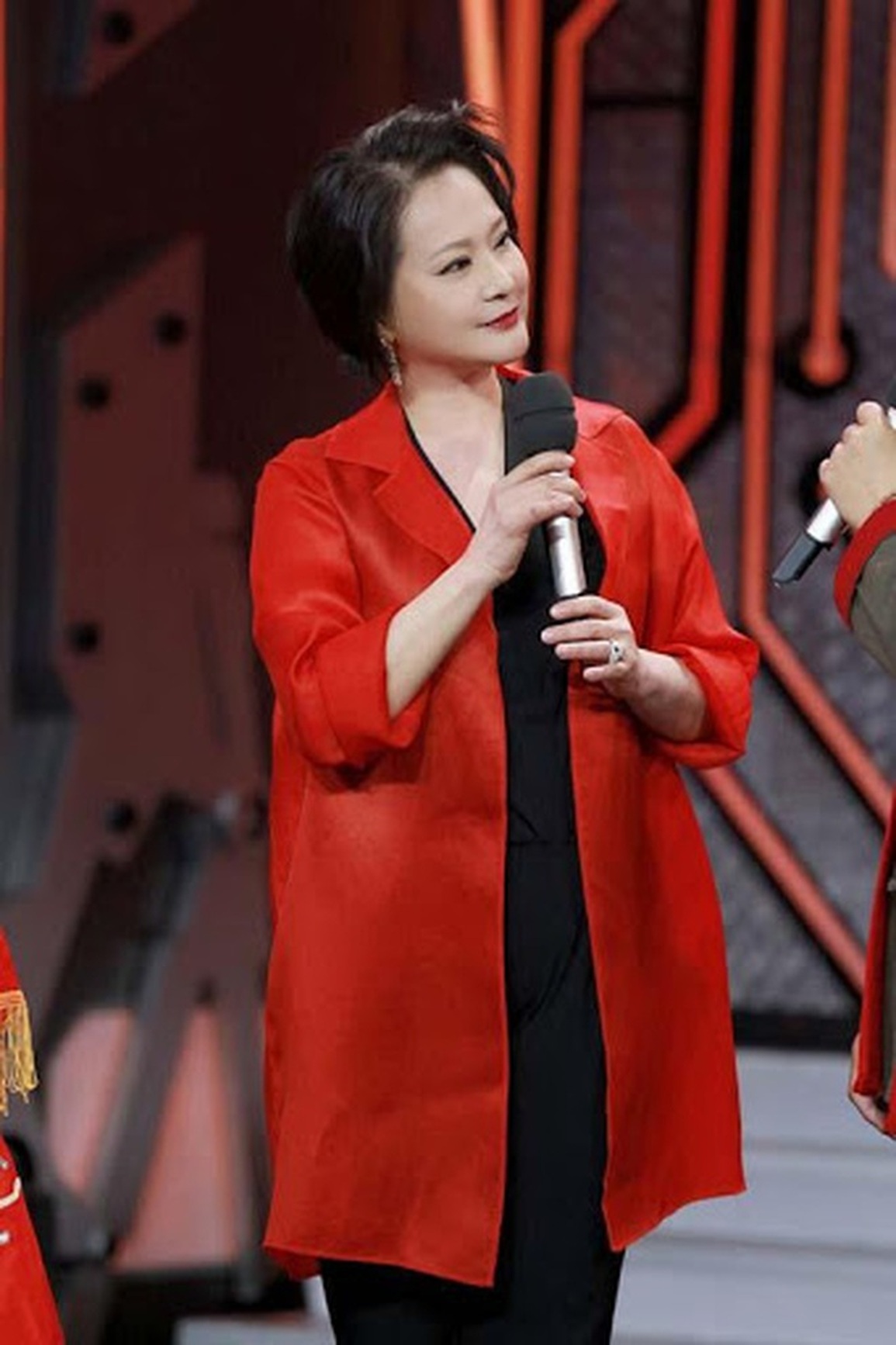 Những triệu phú, tỷ phú giàu có nức tiếng trong dàn sao Tây Du Ký - 7 Những triệu phú, tỷ phú giàu có nức tiếng trong dàn sao Tây Du Ký - 7