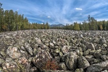 Dòng sông triệu tảng đá độc nhất thế giới: Không có nước vẫn nghe róc rách