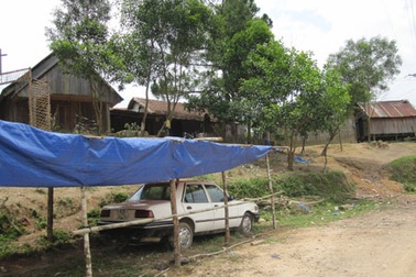 Người Xê Đăng tậu ô tô đi… chở lúa 