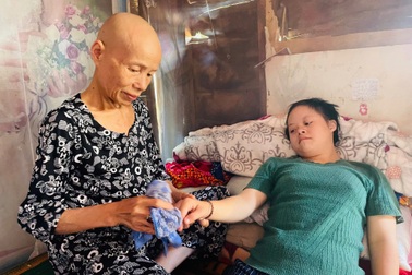 Cảnh cùng quẫn của góa phụ "lỡ 2 lần đò" bị ung thư chăm con thiểu năng