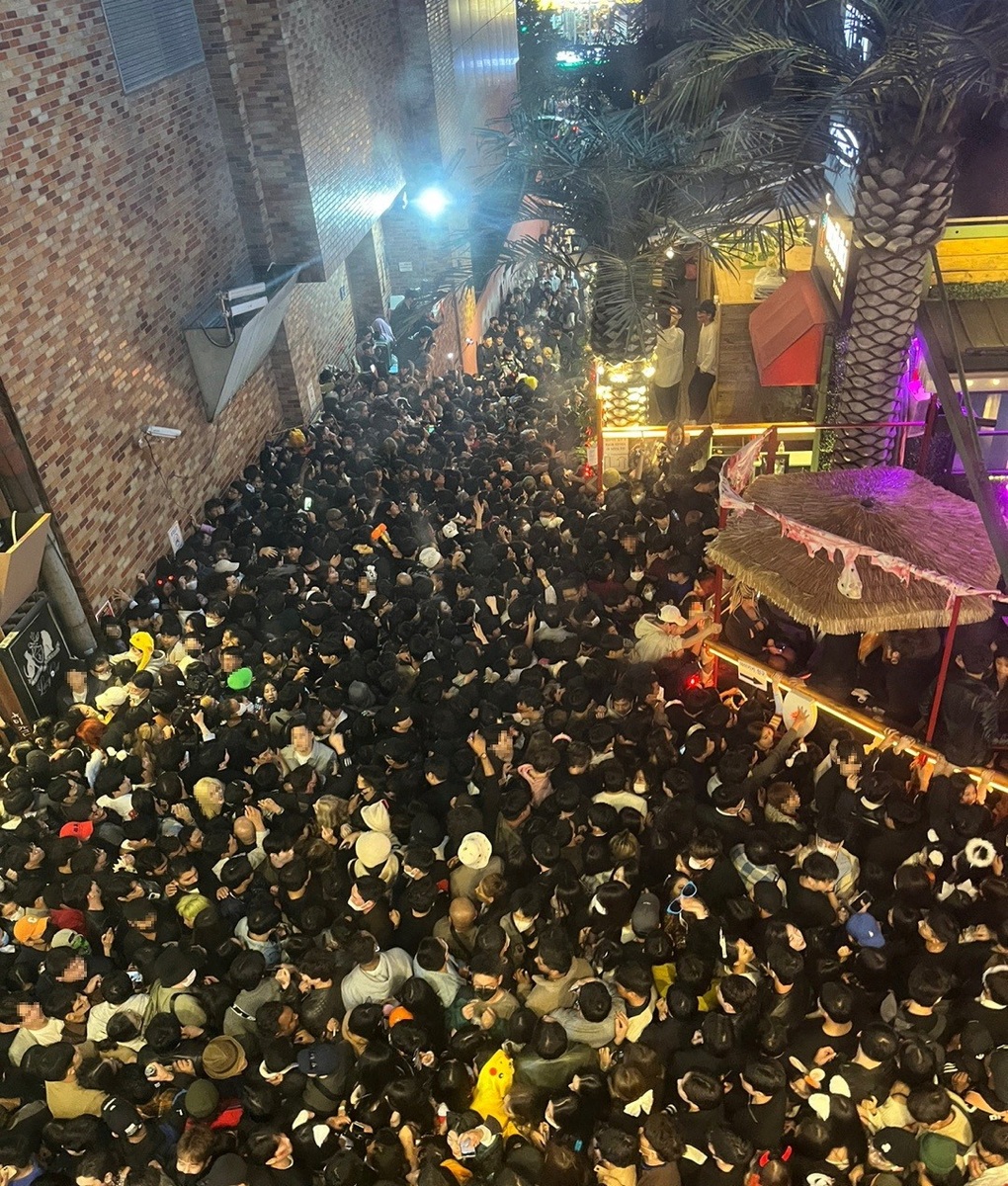 Những điều chưa biết về con hẻm tử thần trong thảm kịch ở Itaewon - 2 Những điều chưa biết về con hẻm tử thần trong thảm kịch ở Itaewon - 2