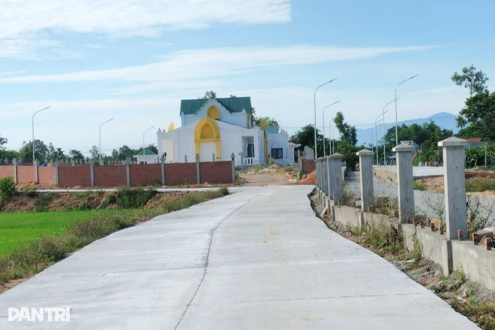 Dự án ga đường sắt ì ạch, chủ tịch huyện bị yêu cầu kiểm điểm - 2 Dự án ga đường sắt ì ạch, chủ tịch huyện bị yêu cầu kiểm điểm - 2