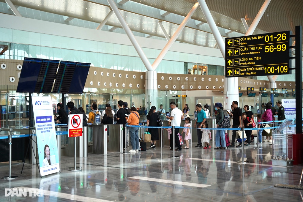 Có nhà ga T3, sân bay Tân Sơn Nhất dễ thở trong dịp cao điểm 2/9 - 1 Có nhà ga T3, sân bay Tân Sơn Nhất dễ thở trong dịp cao điểm 2/9 - 1