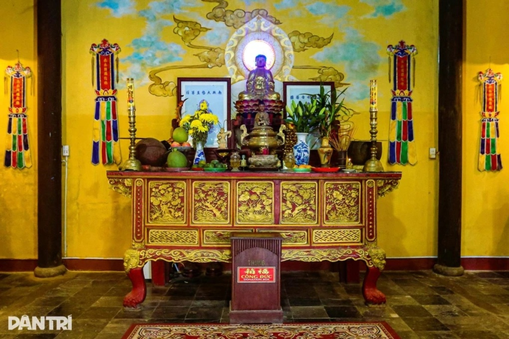 Rare details and many precious antiques at the temple over 370 years old - 3 Các chi tiết hiếm gặp và nhiều cổ vật quý tại ngôi chùa hơn 370 tuổi - 3