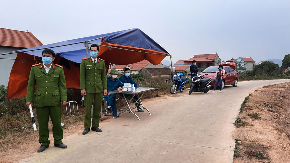 Bắc Giang cách ly tạm thời 1 thôn 520 người vì có ca mắc Covid-19 - 1 Bắc Giang cách ly tạm thời 1 thôn 520 người vì có ca mắc Covid-19 - 1