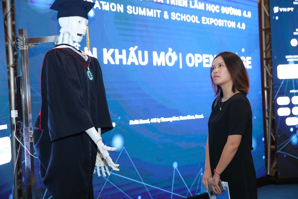 Người máy AI “quốc tịch Việt Nam” đầu tiên ứng dụng trong giáo dục - 1 Người máy AI “quốc tịch Việt Nam” đầu tiên ứng dụng trong giáo dục - 1