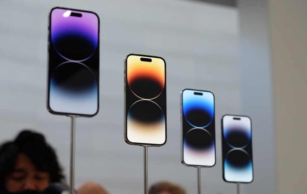 Nên mua iPhone 14 VN/A chính hãng hay hàng xách tay hơn? - 1 Nên mua iPhone 14 VN/A chính hãng hay hàng xách tay hơn? - 1