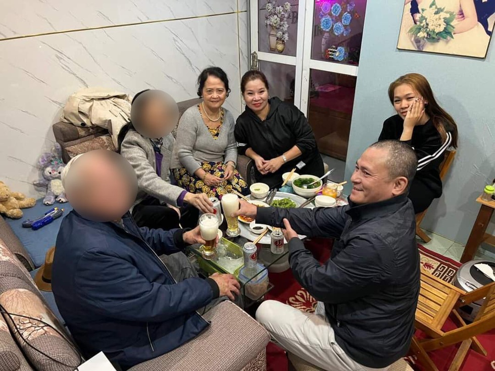 Bi kịch vô thừa nhận của người con bị trao nhầm 42 năm trước ở Hà Nội - 3 Bi kịch vô thừa nhận của người con bị trao nhầm 42 năm trước ở Hà Nội - 3