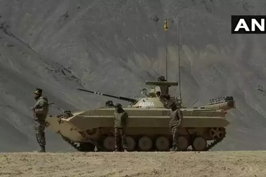 Ấn Độ đưa xe tăng chịu được -40°C đến biên giới với Trung Quốc