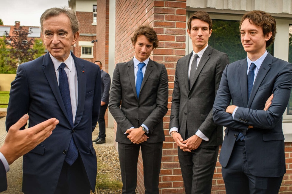Cách tỷ phú giàu thứ 3 thế giới Bernard Arnault nuôi dạy 5 người con ưu tú - 2 Cách tỷ phú giàu thứ 3 thế giới Bernard Arnault nuôi dạy 5 người con ưu tú - 2