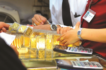 Giải mã mức chênh kỷ lục giữa giá vàng Việt Nam và thế giới