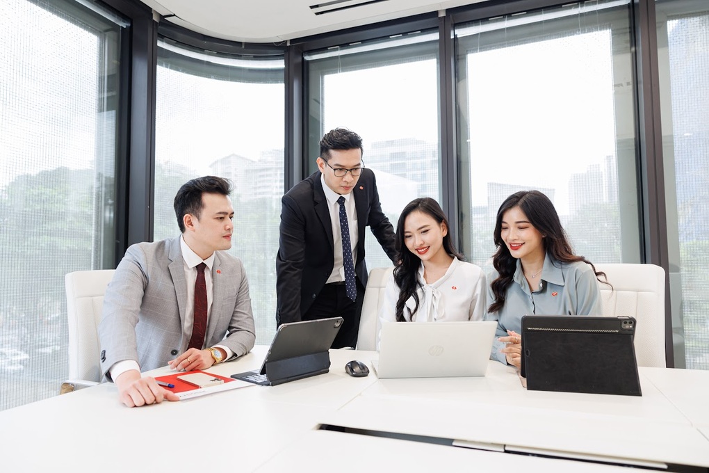 Vươn tầm khu vực, Techcombank trở thành Nơi làm việc xuất sắc hàng đầu châu Á 2023 - 1 Vươn tầm khu vực, Techcombank trở thành Nơi làm việc xuất sắc hàng đầu châu Á 2023 - 1