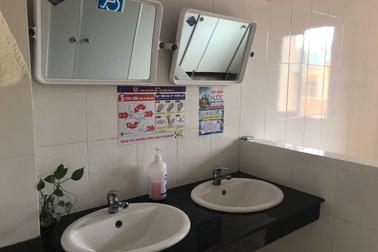 Bệnh viện chạy đua thoát “điểm liệt” nhà vệ sinh bẩn