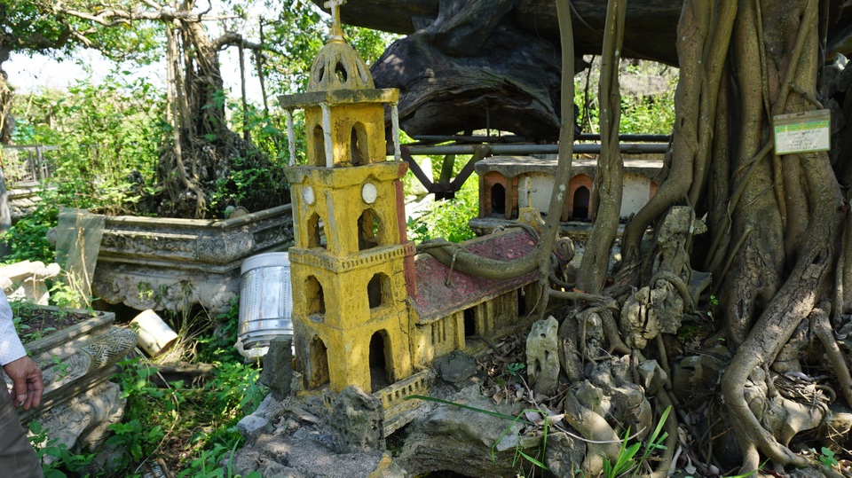 Khu vườn bỏ hoang toàn siêu cây bạc tỷ của đại gia nức tiếng một thời - 10 Khu vườn bỏ hoang toàn siêu cây bạc tỷ của đại gia nức tiếng một thời - 10