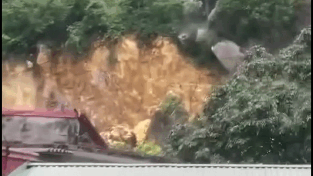 Vụ sạt lở núi kinh hoàng ở Ninh Bình: Di dời, tái định cư 3 hộ dân - 3 Vụ sạt lở núi kinh hoàng ở Ninh Bình: Di dời, tái định cư 3 hộ dân - 3