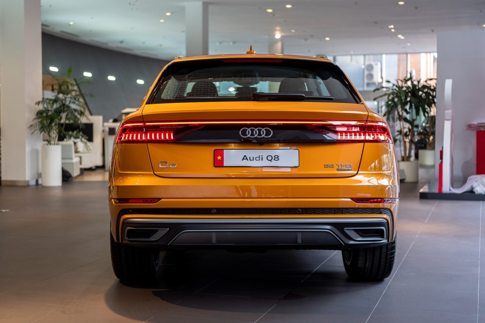 Audi Q8 quattro tới tay khách Việt sau hơn 2 năm ra mắt - 3 Audi Q8 quattro tới tay khách Việt sau hơn 2 năm ra mắt - 3