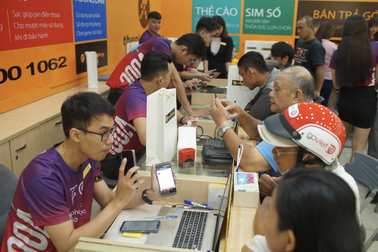 OPPO F9 mới lên kệ đã lập kỷ lục bán hàng