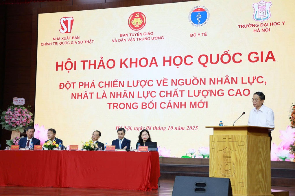 Đừng bắt người giỏi chuyên môn chỉ có thể chọn theo đường... làm quan - 2 Đừng bắt người giỏi chuyên môn chỉ có thể chọn theo đường... làm quan - 2