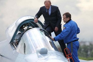 Thủ tướng Putin “mục sở thị” chiến đấu cơ đời mới của Nga