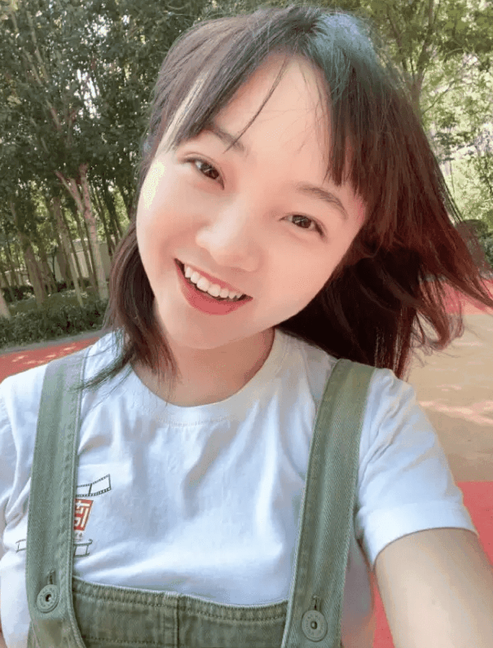 Hình ảnh bé gái Olympic Lâm Diệu Khả trong lễ tốt nghiệp Đại học - 11 Hình ảnh bé gái Olympic Lâm Diệu Khả trong lễ tốt nghiệp Đại học - 11