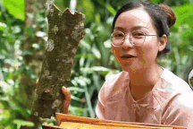 Cô gái ở Quảng Nam "đổi đời" nhờ làm video triệu view bắt cá, lội bùn