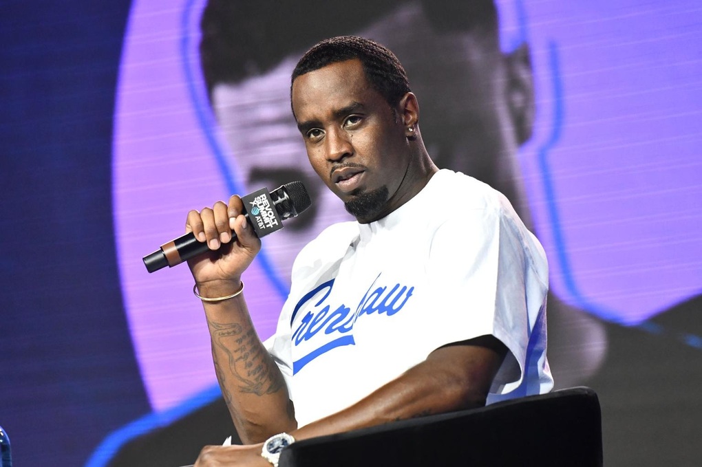 Diddy bị tố đánh đập bạn gái, ép cô tham gia bữa tiệc tình dục - 5 Diddy bị tố đánh đập bạn gái, ép cô tham gia bữa tiệc tình dục - 5