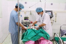 Bệnh nhân bị hơn 20 viên đạn súng hơi găm vào ngực